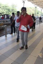 Vivek Oberoi snapped at airport on 10th Jan 2016